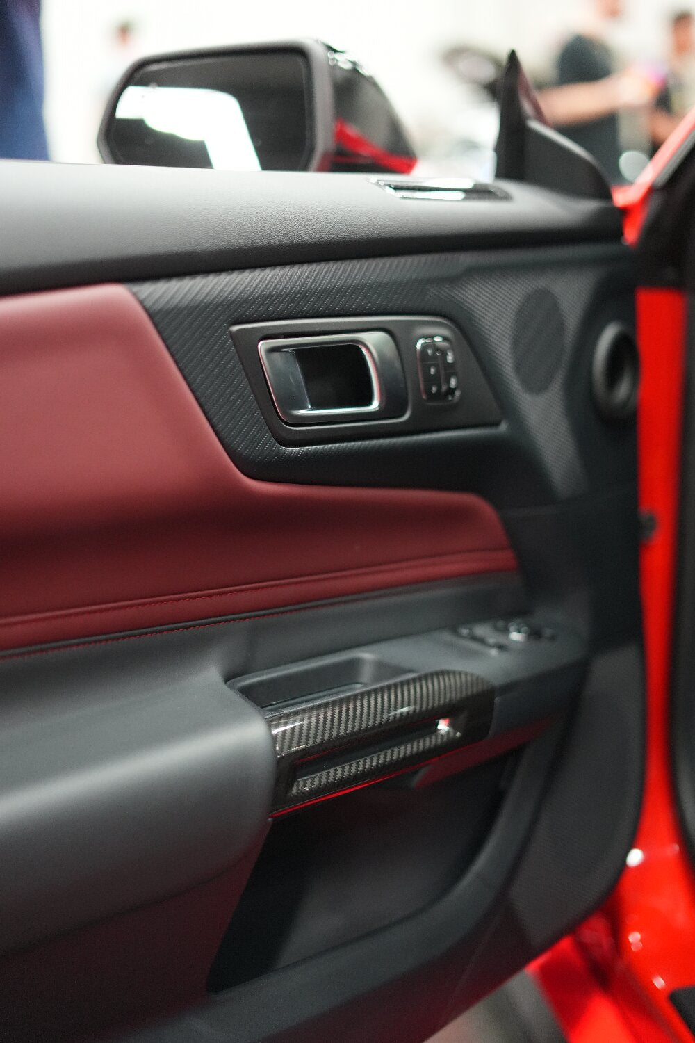 THETEN 2024+ MUSTANG CARBON FIBER INTERIOR DOOR HANDLE TRIM (1 PAIR)